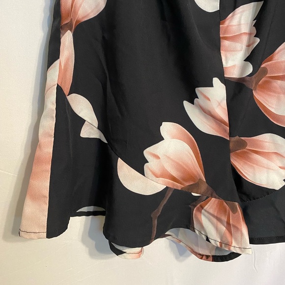 Floral Print Ruffle Trim Romper - Picture 4 of 6